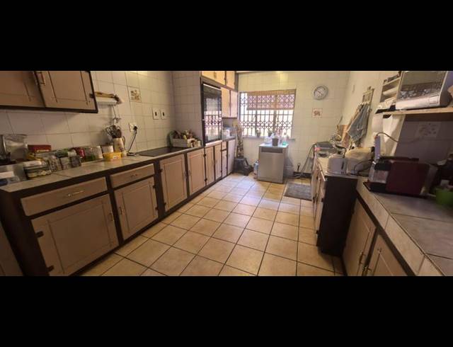 3 BEDROOM HOUSE FOR SALE IN HAMBERG